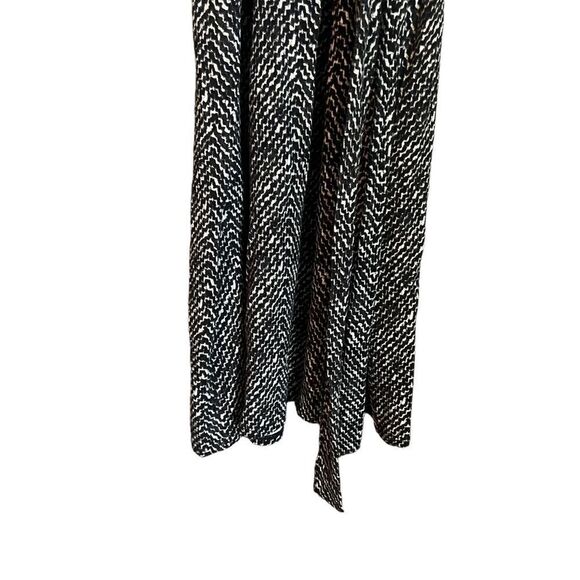 NWT! Ann taylor patterned faux wrap dress. Size 10 petite - Picture 6 of 11